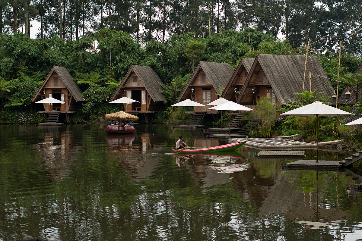 http://www.indonesia.travel/content/dam/indtravelrevamp/en/destinations/java/west-java/bandung/artikel-3.jpg http://www.indonesia.travel/content/dam/indtravelrevamp/en/destinations/java/west-java/bandung/artikel-3.jpg
