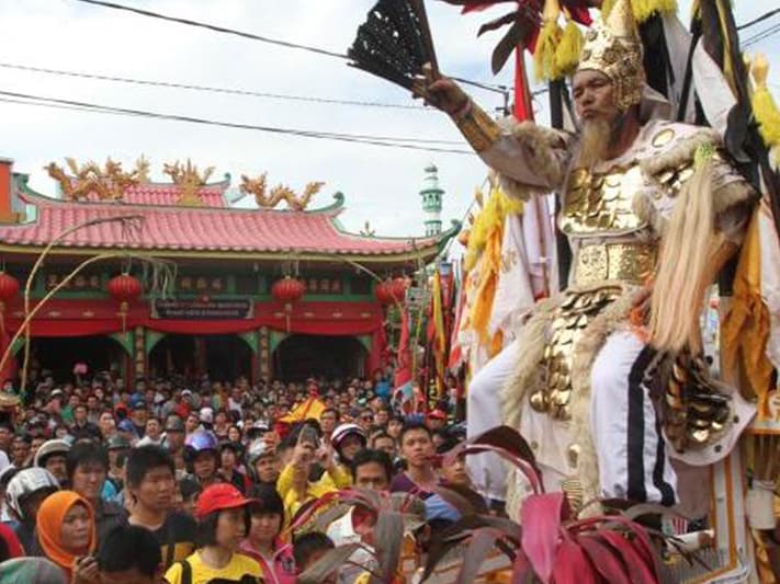 De bovennatuurlijke Tatung Parade in Singkawang