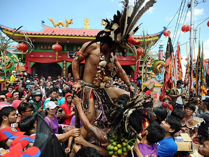 De bovennatuurlijke Tatung Parade in Singkawang