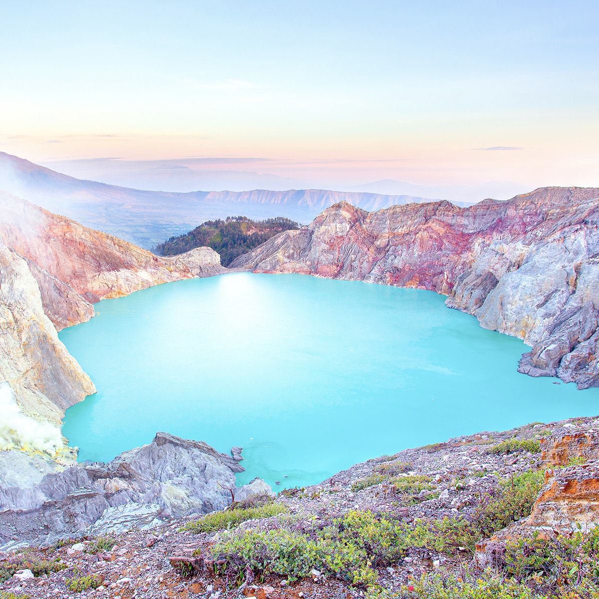 Ijen Crater: Adventure Awaits for Hikers