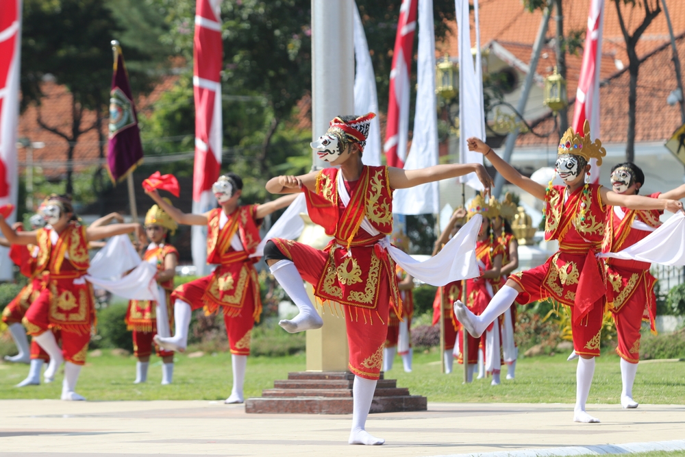 インドネシア舞楽面　パンジ王子 西ジャワの文化遺産である仮面舞踊の意味を理解する