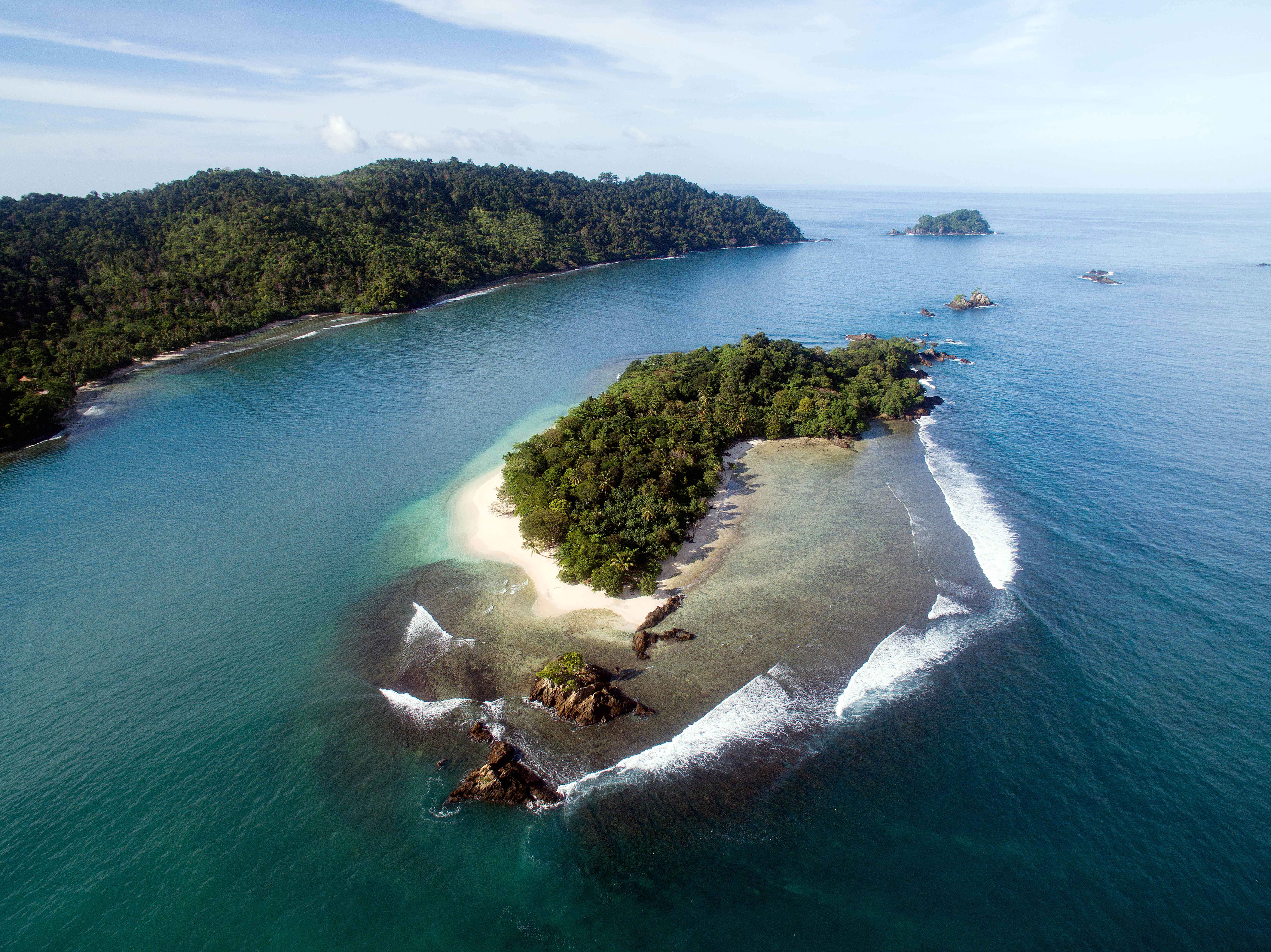 /content/dam/indtravelrevamp/en/PARTNERSHIP-OPPORTUNITY-IMAGE/NO_NAME_2016_Lampung_Pulau_Kiluan-resize.jpg