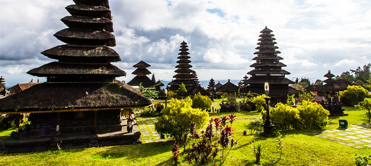 Pura Besakih - Indonesia Travel