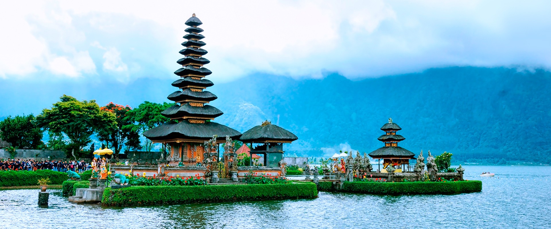 Ulun Danu Beratan: Iconic Temple on Lake Beratan