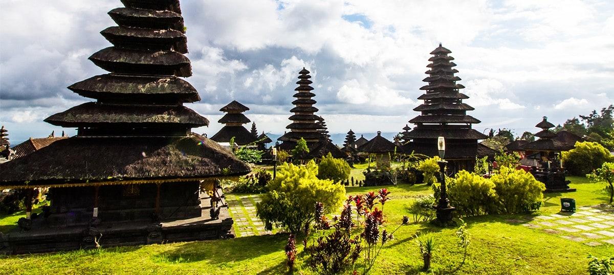 プラベサキ:バリの母なる寺院