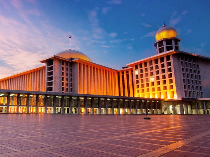 The Grand Istiqlal Mosque - Indonesia Travel