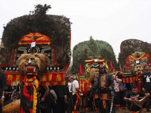 Reog Tengger: Mystical Dance of the Tenggerese on Mount Bromo