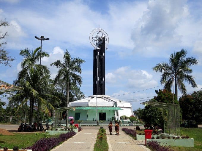 The Equatorial Monument