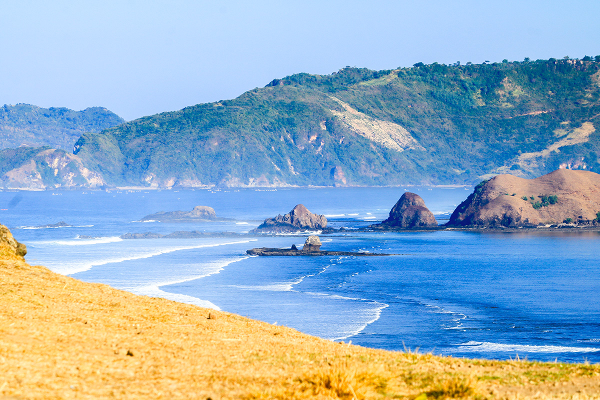 Mandalika: Kepingan Surga Budaya dan Alam Tersembunyi di Lombok, NTB 10 merese hill