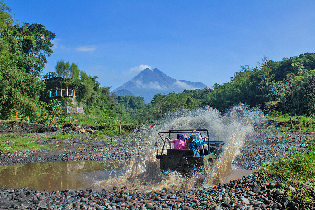 Climb Majestic Mt. MERAPI VOLCANO at the Center of JAVA 