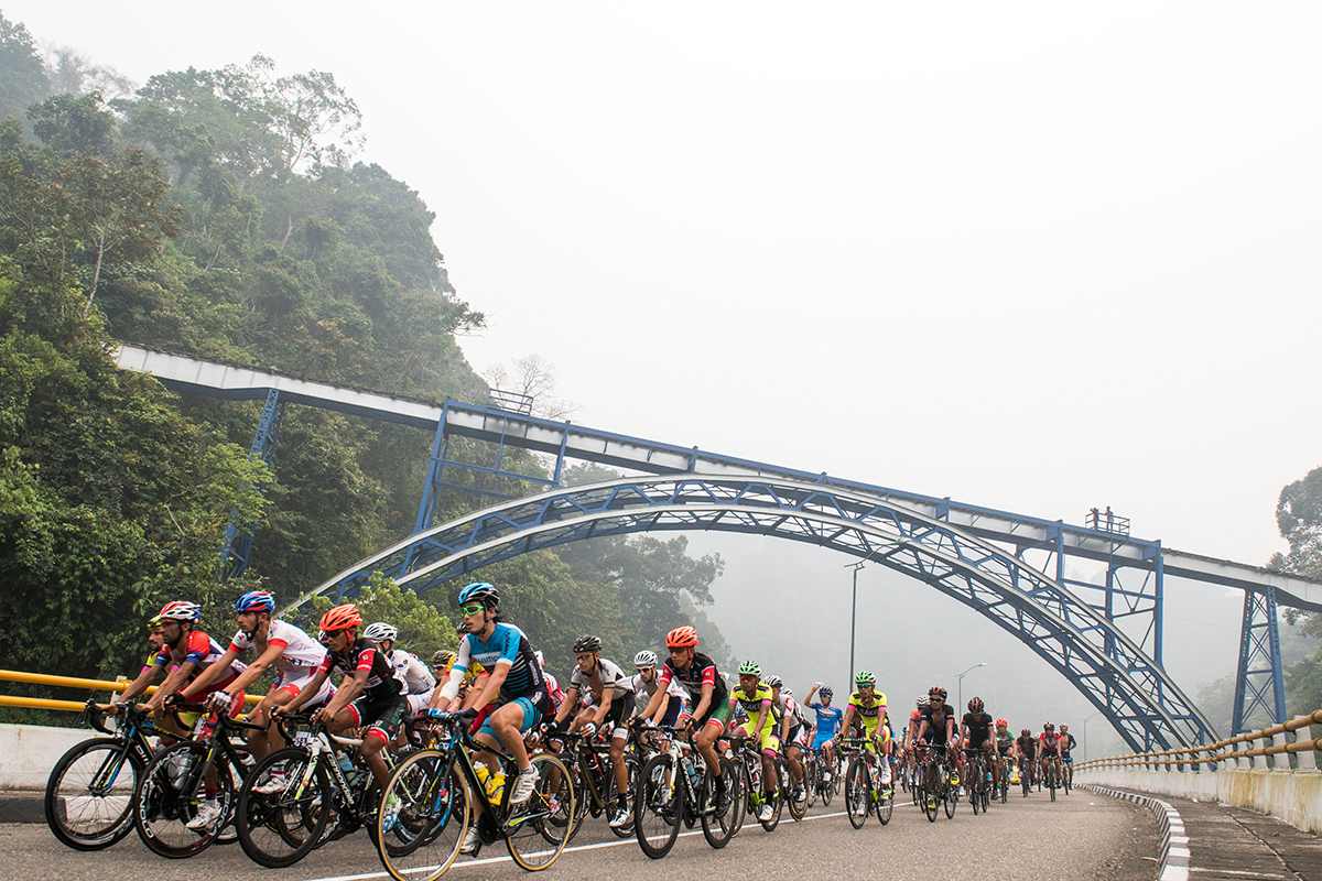 TOUR DE SINGKARAK 2018: Cycling across Breathtaking WEST SUMATRA