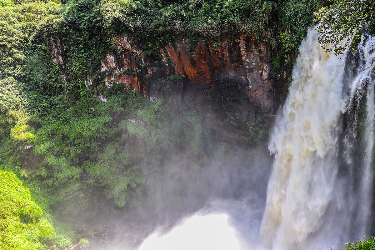 Air Terjun Telun Berasap yang Eksotis