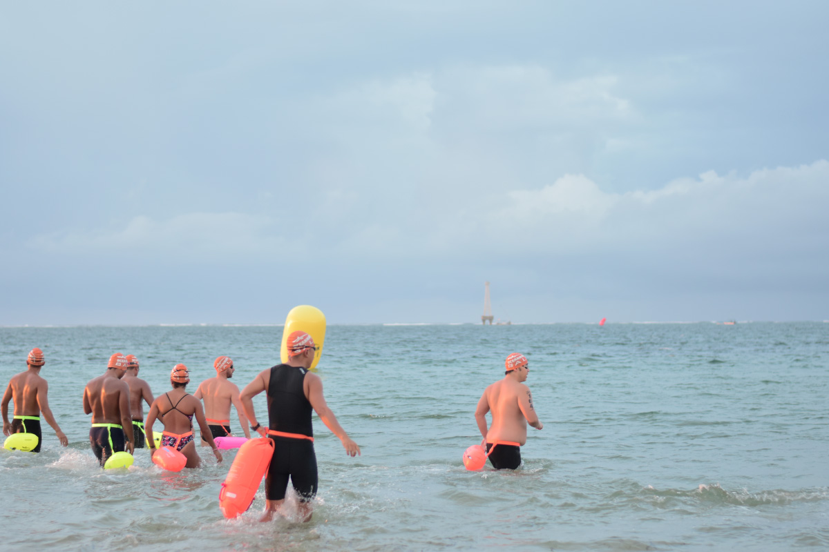 Peserta Oceanman Bali 2021 di Pantai Mertasari