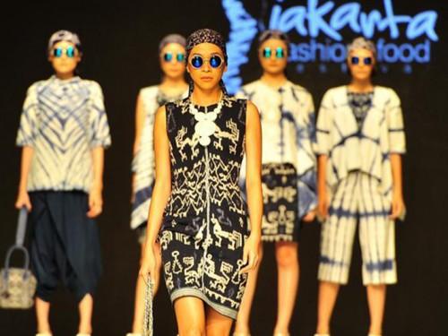  Don’t Miss the 14th Jakarta Fashion and Food Festival at Kelapa Gading  