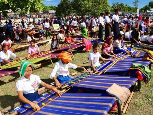 Sumba’s Tenun Ikat Traditional Handwoven Fabric Festival 2017