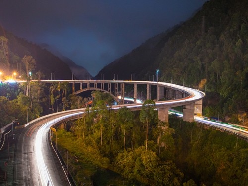 Watch the thrilling TOUR DE SINGKARAK 2017 in stunning West Sumatra