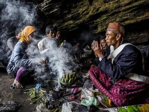 Yadnya Kasada Ritual Ceremony at Stunning Mount Bromo