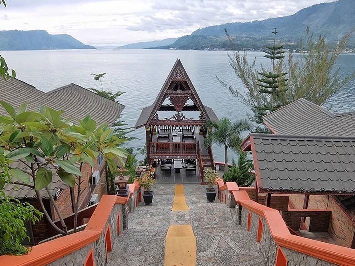 10 Amazing Back-to-Nature Hotels with the Best Views in Indonesia