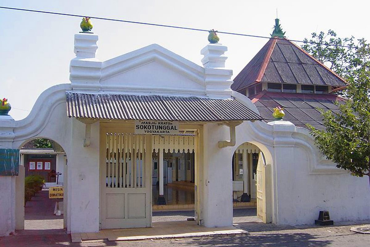 10 Most Unique Mosques in Indonesia 