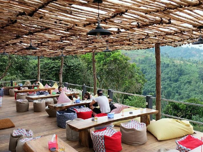 8 Amazing Back to Nature Cafes in Bandung