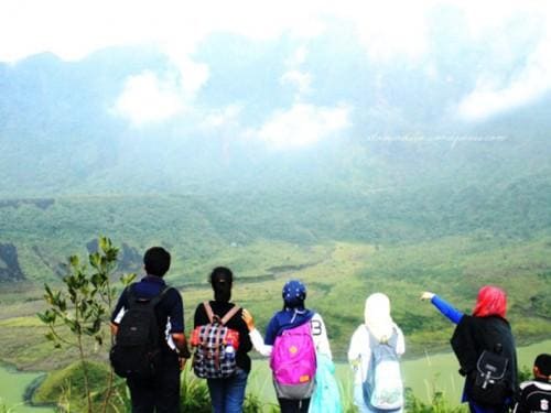 Climb These 5 Challenging Stairs to Breathtaking Places in Indonesia