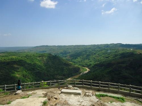 Climb These 5 Challenging Stairs to Breathtaking Places in Indonesia