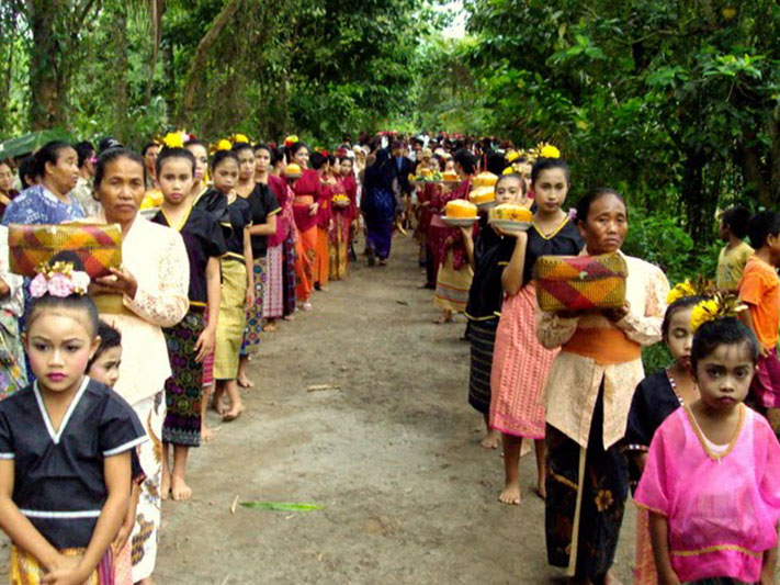 “Kidnapping The Bride”: A Traditional Sasak Wedding In Lombok