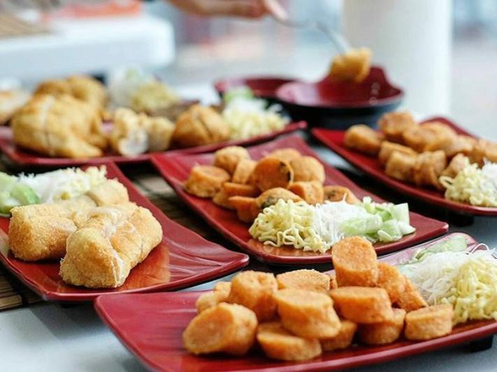 Wander Around Malls in Jakarta with These 10 Finger Foods