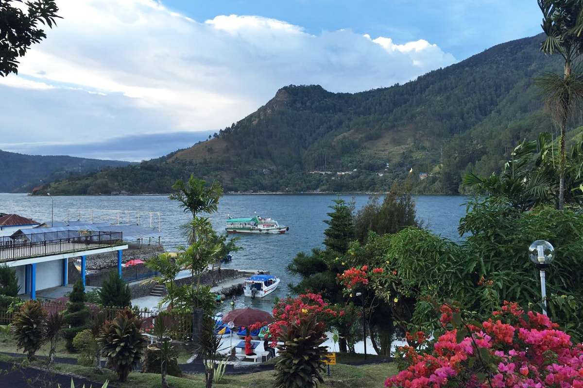 FLY DIRECT to MAGNIFICENT LAKE TOBA from MALAYSIA and SINGAPORE