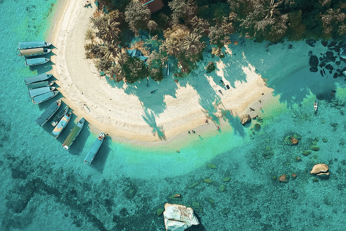 Pemandangan alam di Pantai Tanjung Kelayang, Pulau Belitung