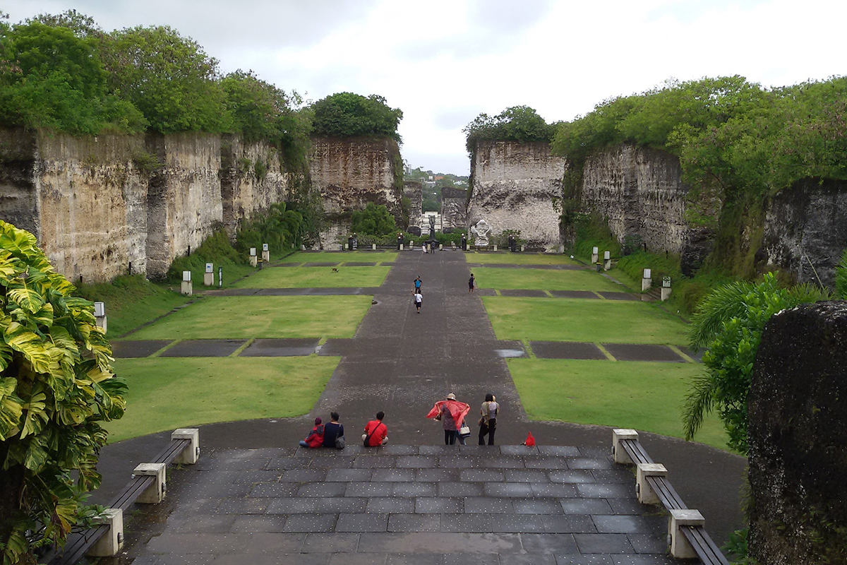 Spectacular GARUDA WISNU KENCANA STATUE on Bali in Final Stage of Completion