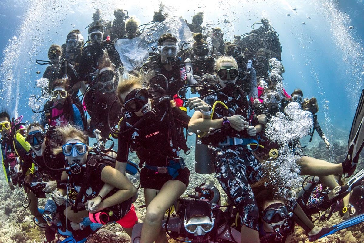 Most Women SCUBA Diving Together: World Record Attempt - Indonesia Travel