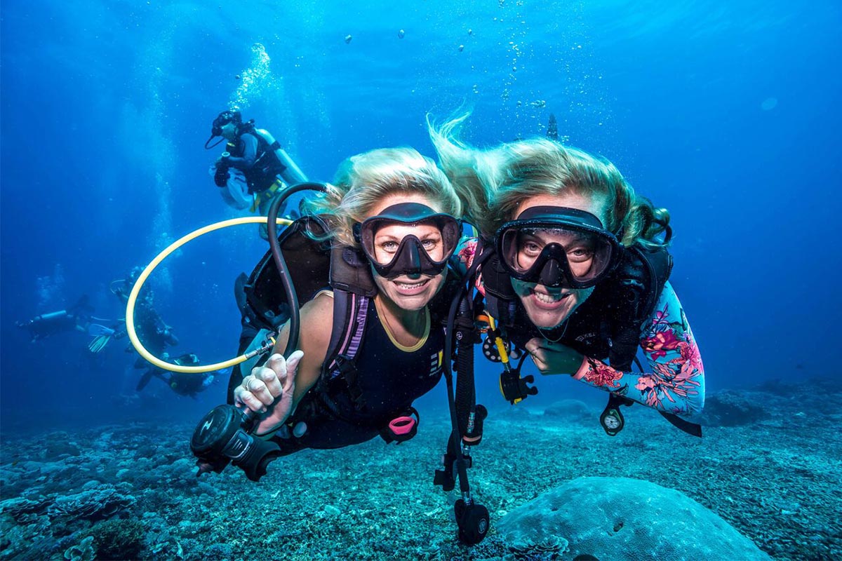 Most Women SCUBA Diving Together: World Record Attempt