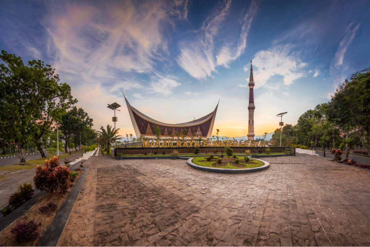 Potret megah bangunan Masjid Raya Sumatra Barat, Padang