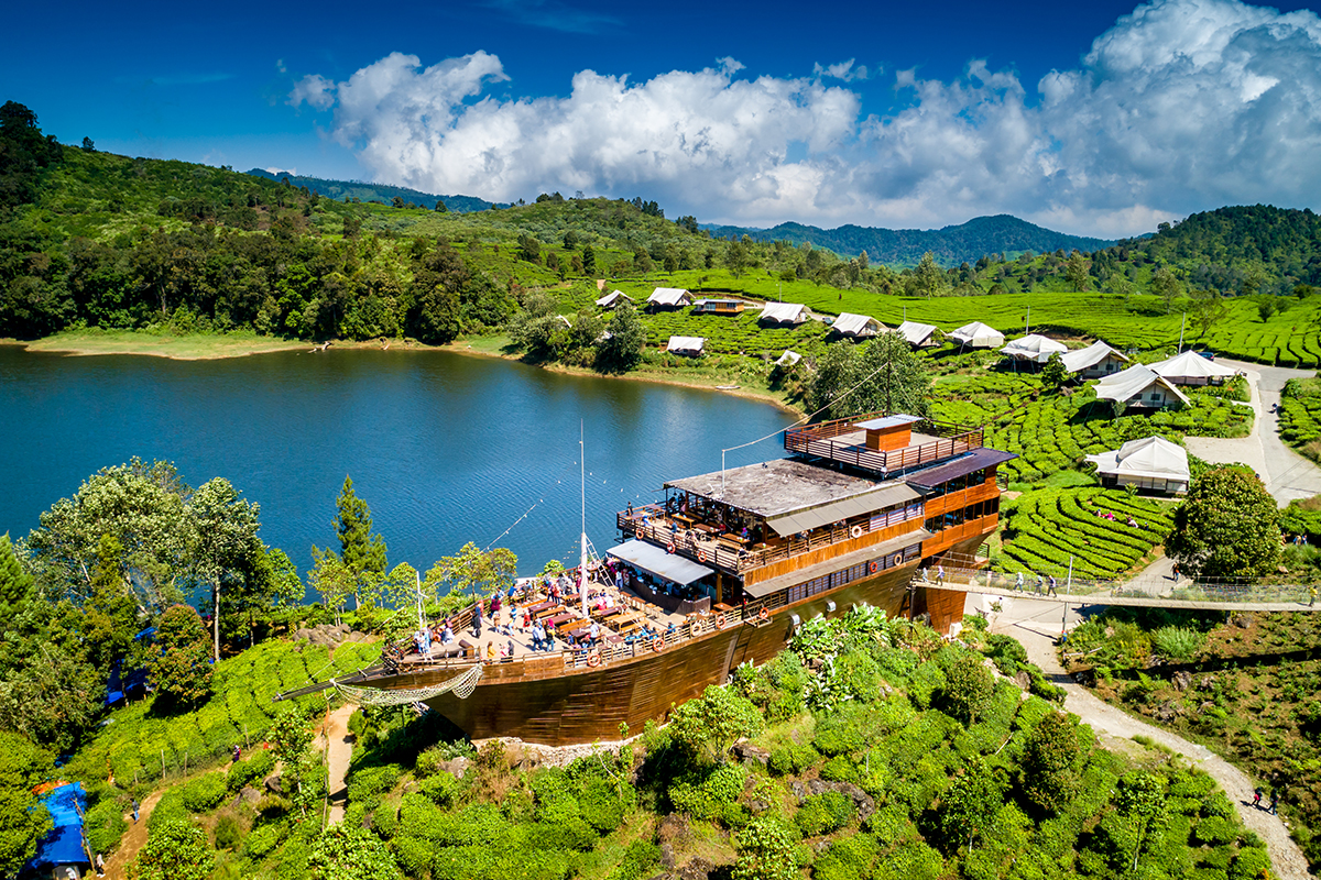 Situ Patenggang in Ciwidey