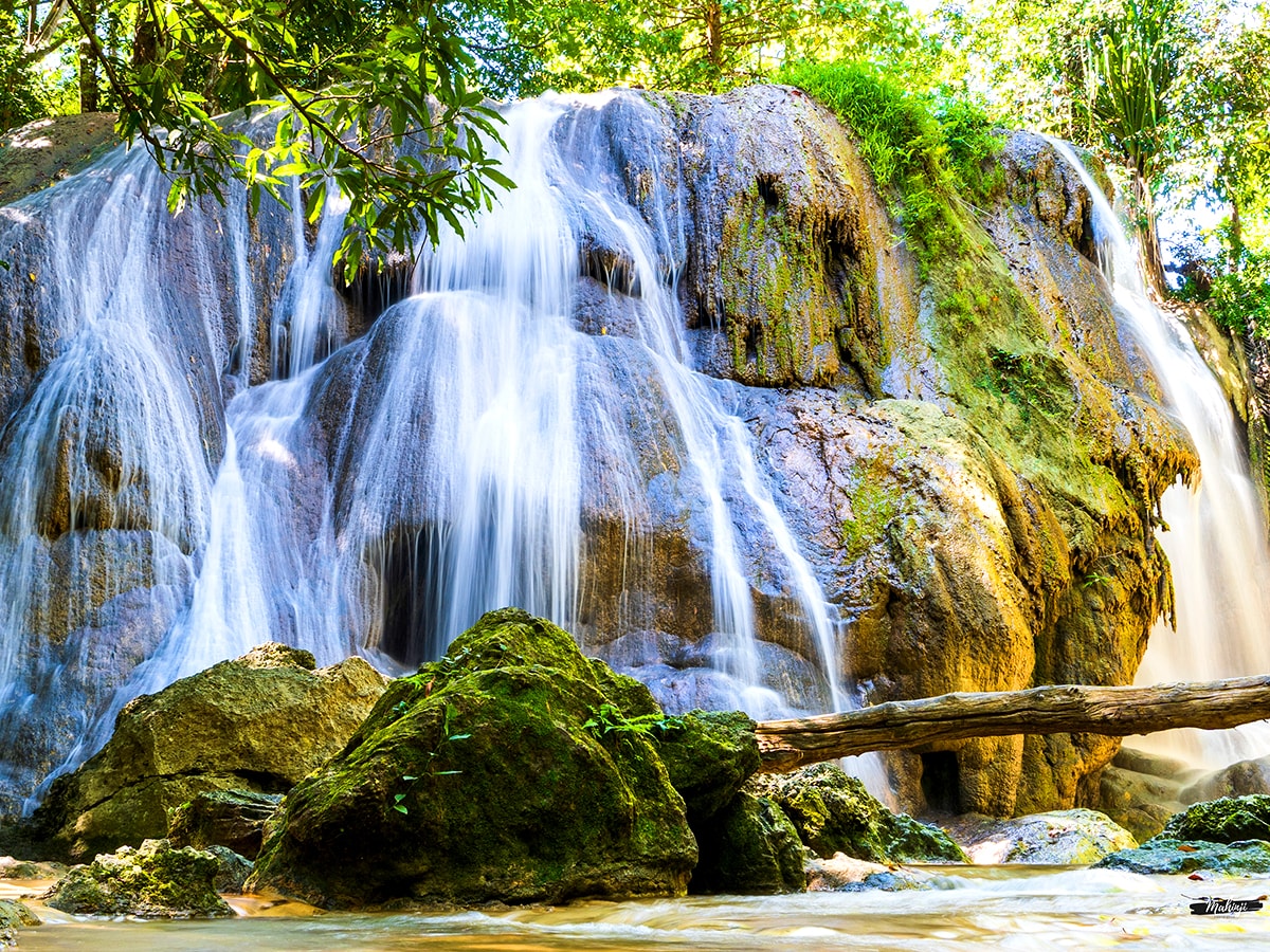 Kesegaran Air Terjun Oenesu di Nusa Tenggara Timur