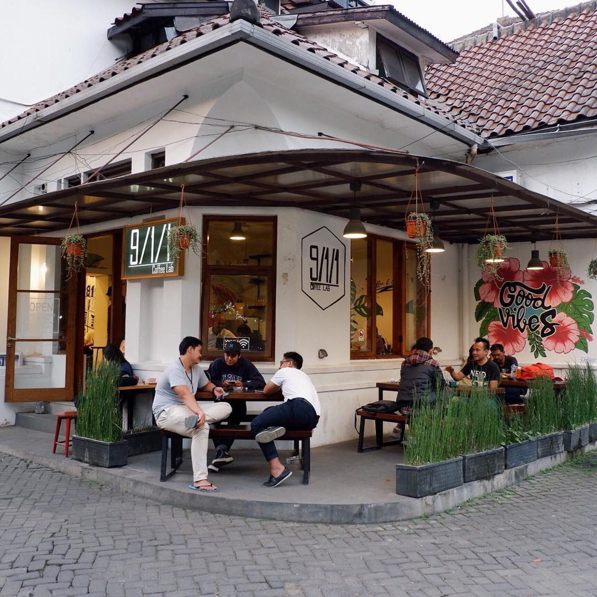 15 Stylish Spots with Great Coffee for Your Holiday in Bandung