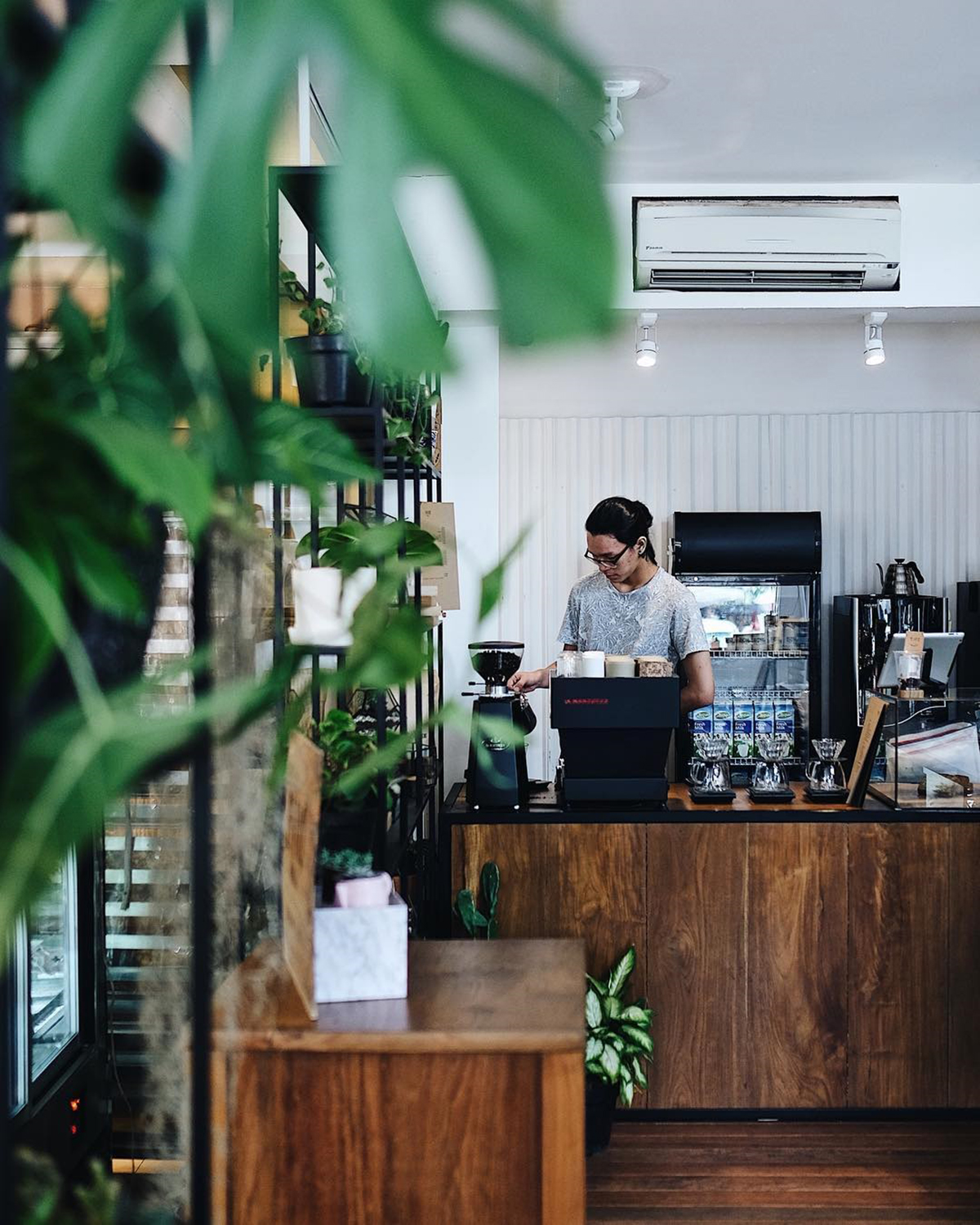 15 Stylish Spots with Great Coffee for Your Holiday in Bandung