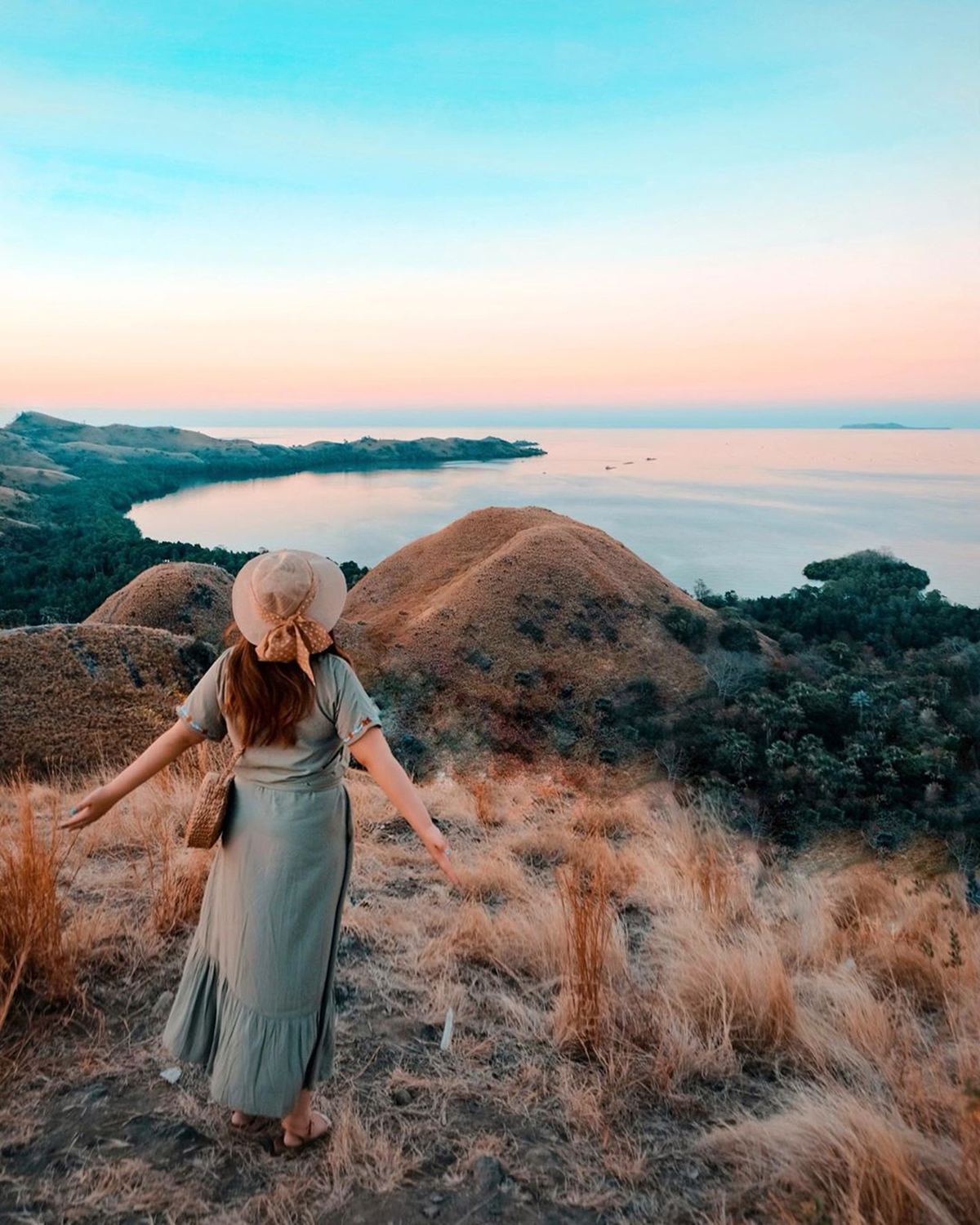 sunset trip labuan bajo