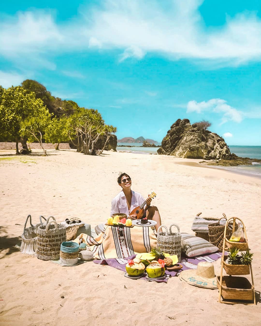 influencer having holiday on a beach