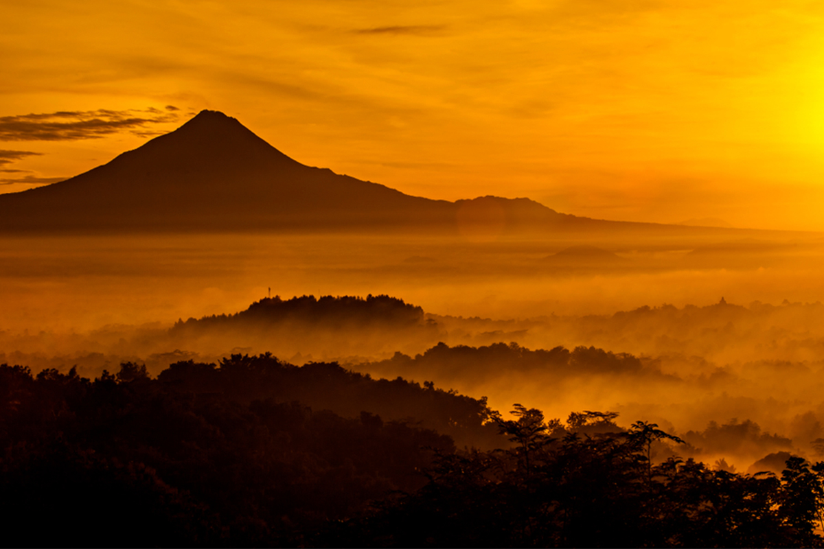 sunrise in borobudur