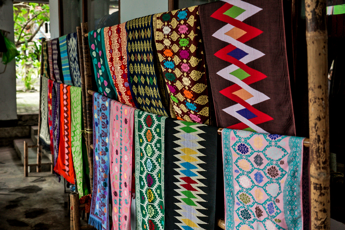 showcasing colorful handweaving tenun in Sukarara Village
