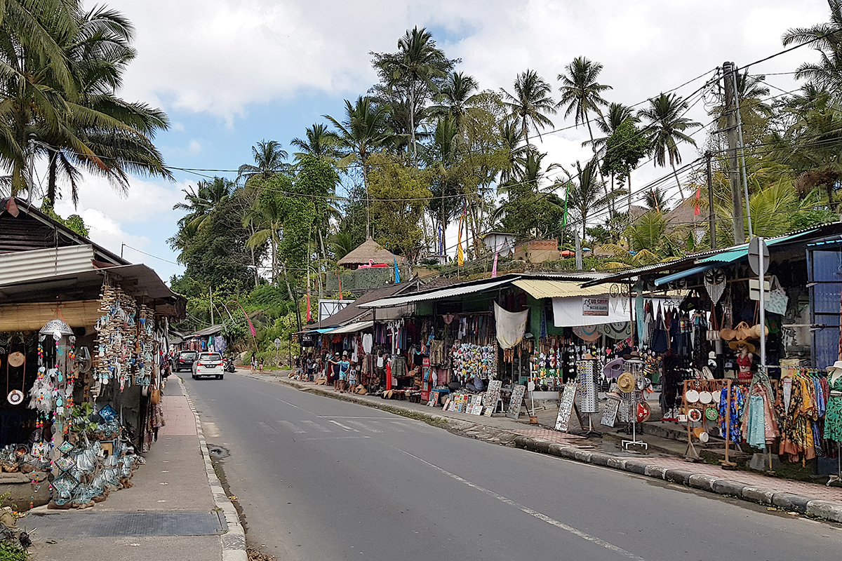 shopping in bali