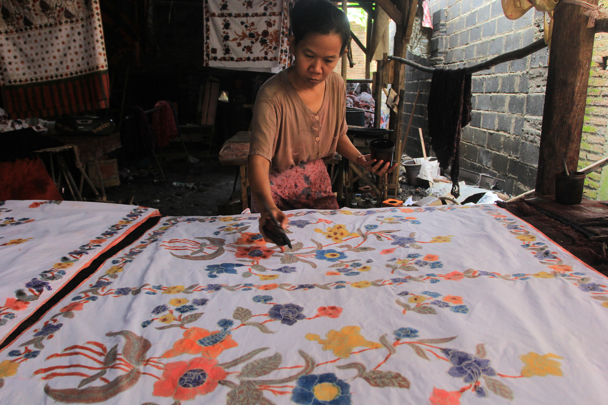 Belajar Membatik Langsung Dari Pengrajinnya Yuk Di 7 Kampung Batik Berikut Ini Indonesia Travel