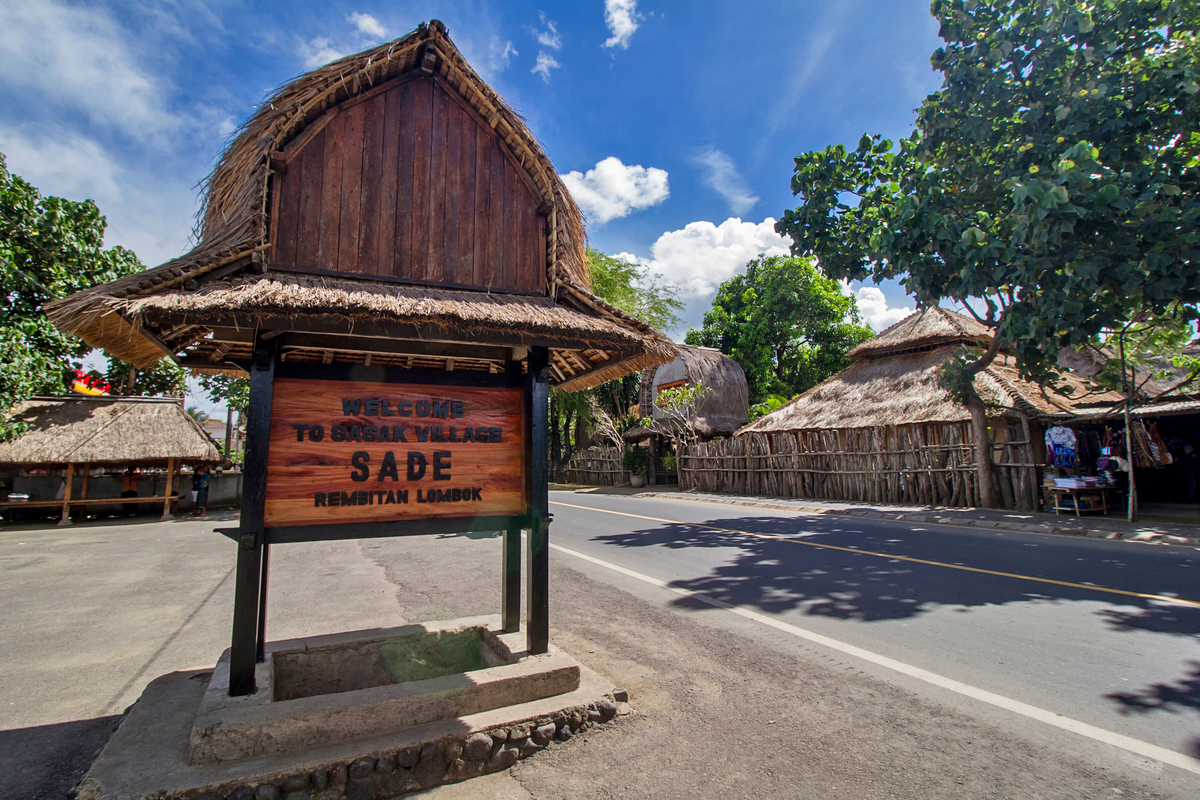 Desa Wisata di Mandalika, Lombok Tengah, Desa Sade