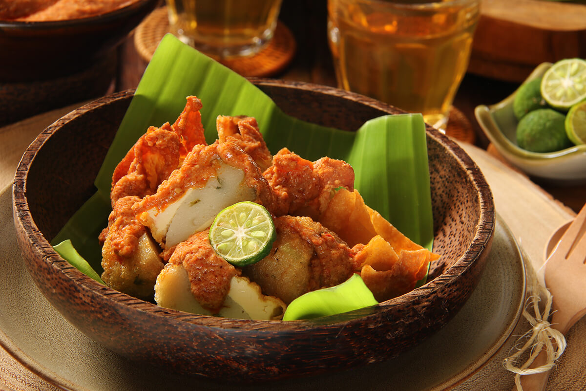 Don't leave Indonesia before You Get a Taste of These 12 Favorite Local Foods