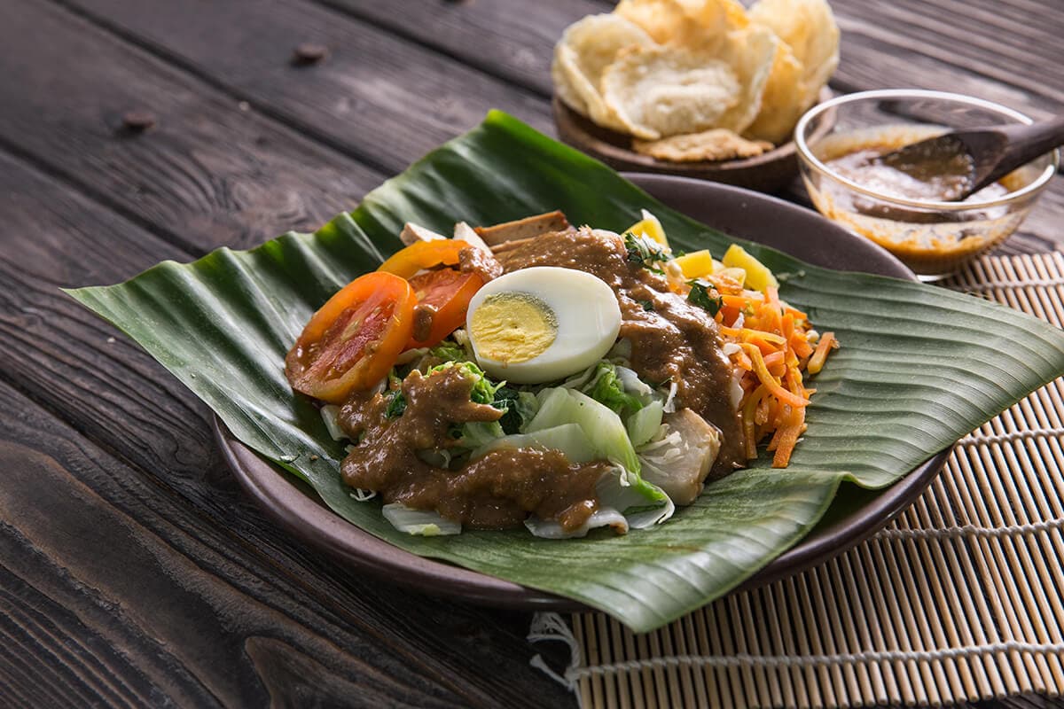 Don't leave Indonesia before You Get a Taste of These 12 Favorite Local Foods