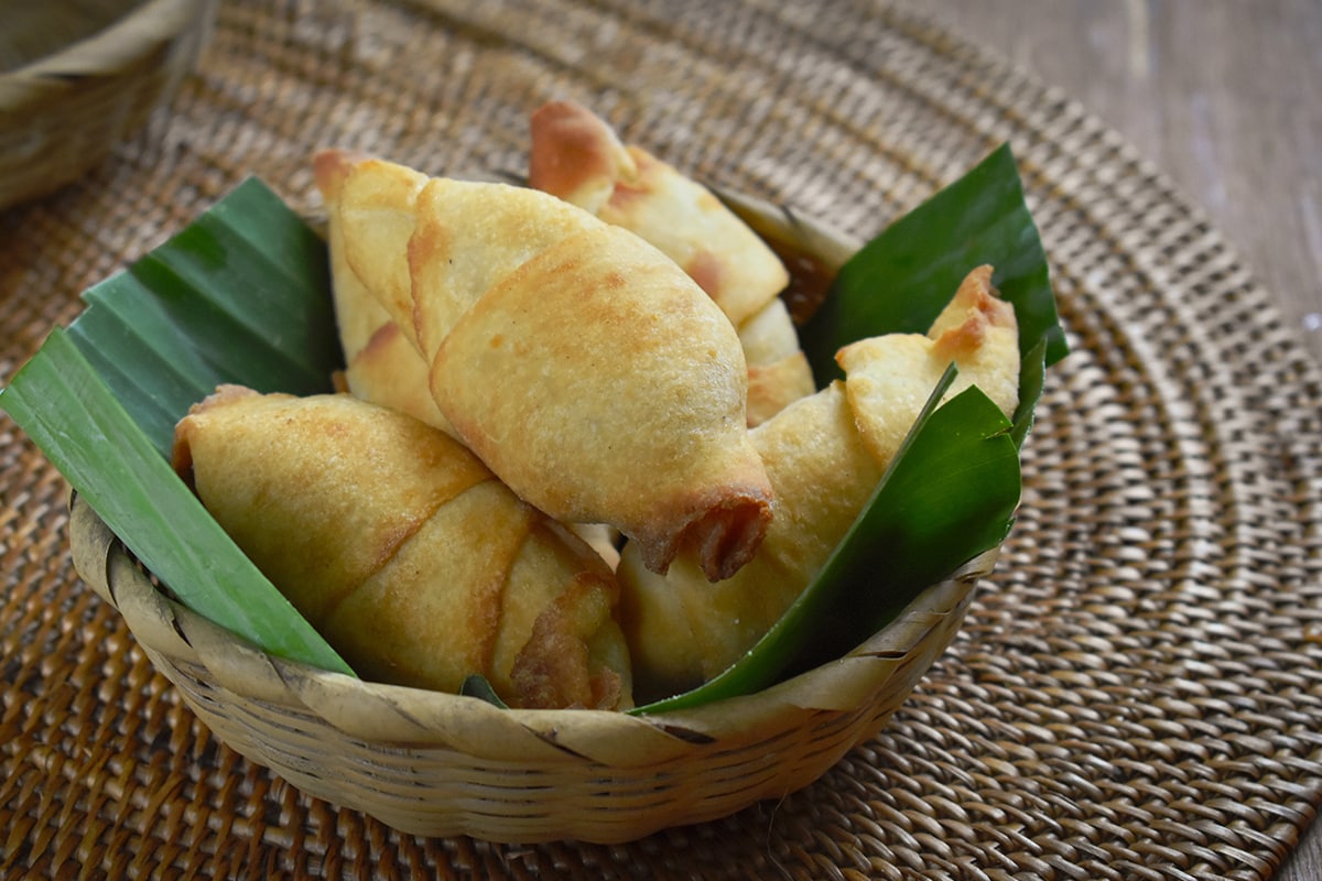 Enjoy These 5 Indonesian Traditional Snacks While Stay at Home