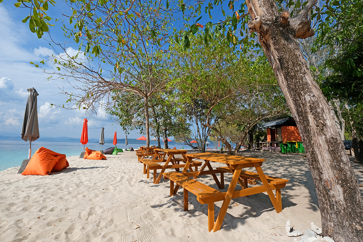 the beachfront of Lihaga Island