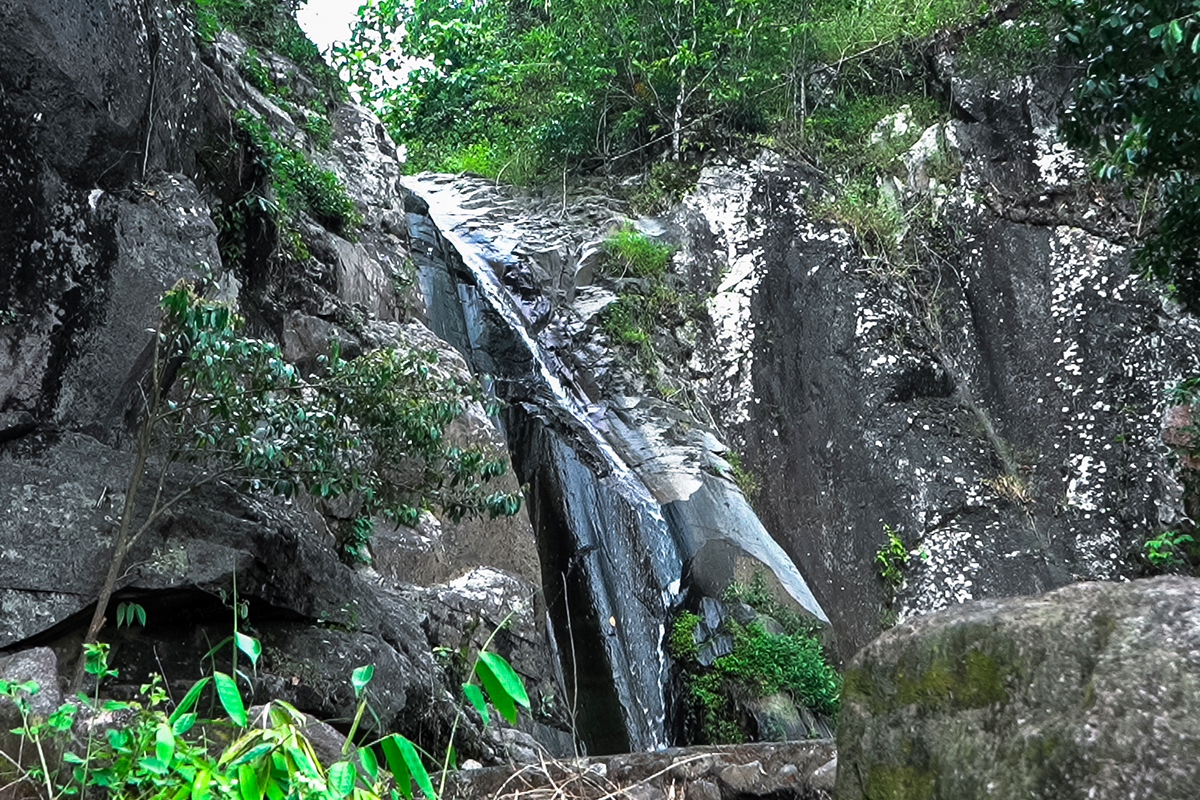 Air Terjun Gongseng di Desa Wisata Cibuntu, Kuningan